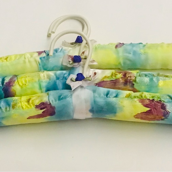 New Three Satin Hangers Hand Painted by Artist USA - Picture 8 of 16